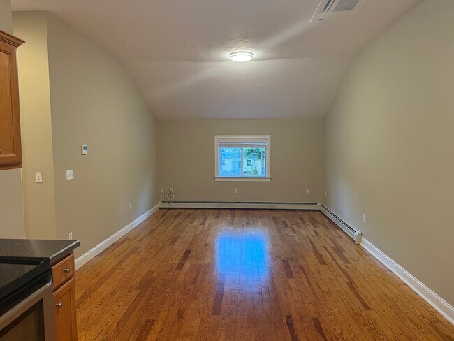 Building Photo - 554 Wareham St