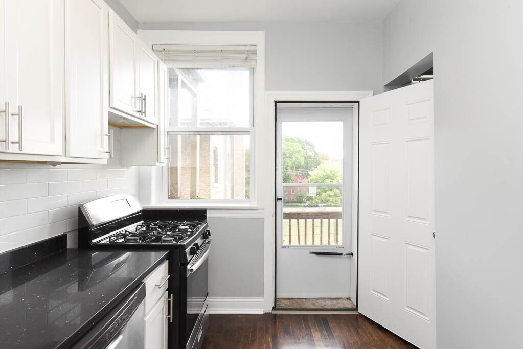 Building Photo - 943 Judson Ave