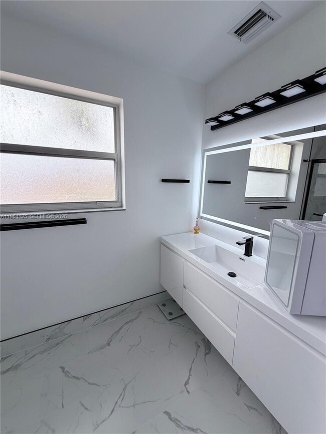 Building Photo - 15102 NW 7th Ct