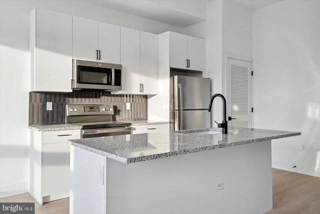 Building Photo - 1643 N 2nd St