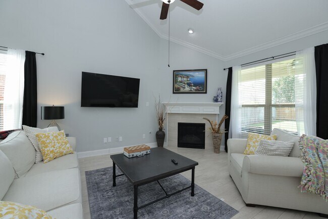Building Photo - 19 Canterborough Pl