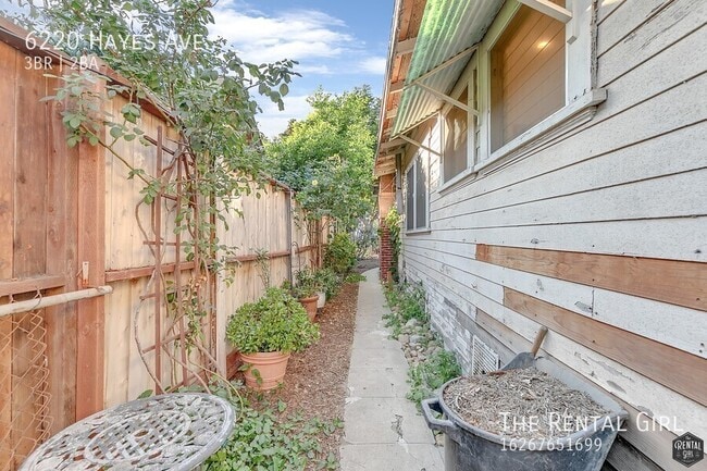 Building Photo - 6220 Hayes Ave
