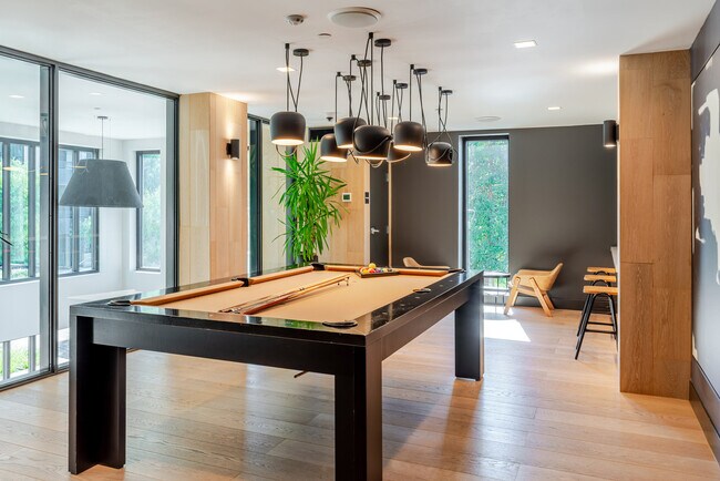 Building Photo - 3560 Rambla Pl