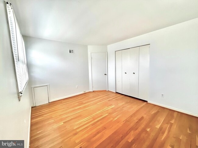 Building Photo - 10202 McGovern Dr