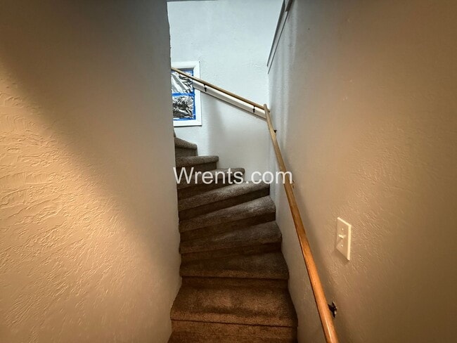 Building Photo - Half Off First Month's Rent Move in Special!! Perry District - 3 Bed/1 Bath Home