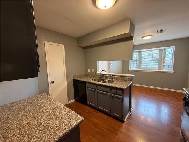 Building Photo - 2001 Van Arpel Dr