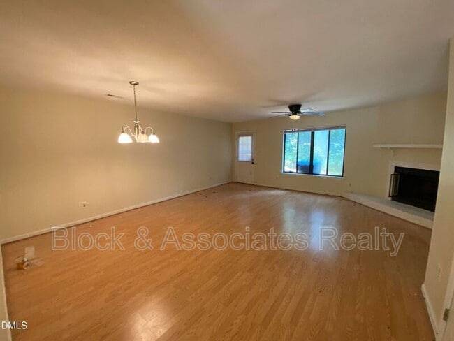 Building Photo - 2420 Stadium Dr
