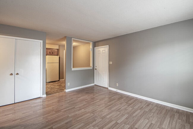 Building Photo - 807 Golf View Pl