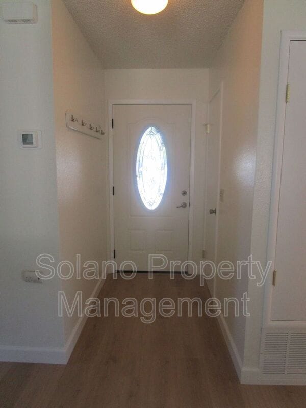 Building Photo - 110 Oxford Ct