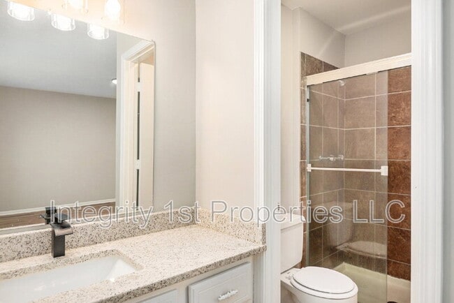 Building Photo - 3500 NE 72nd Terrace