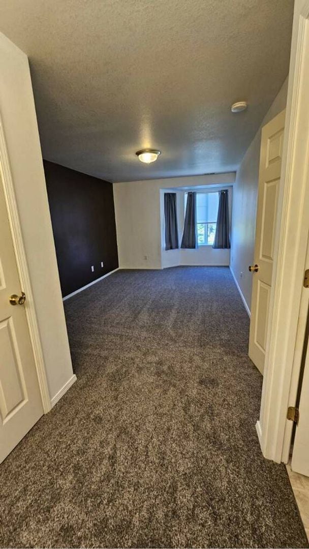Building Photo - 3 Bedroom 2 Bathroom Bozeman Condo