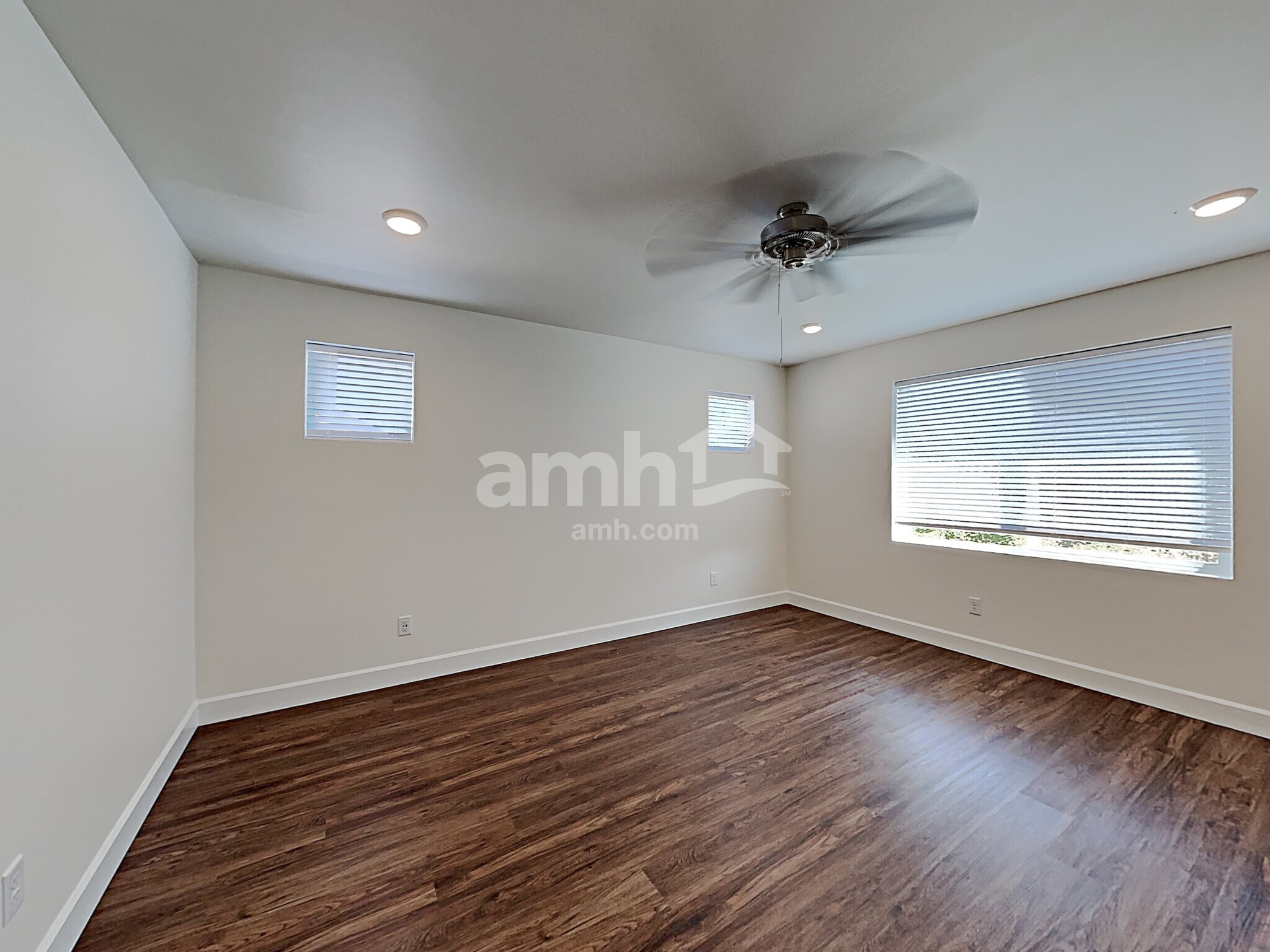 Building Photo - 12433 83rd Ave E