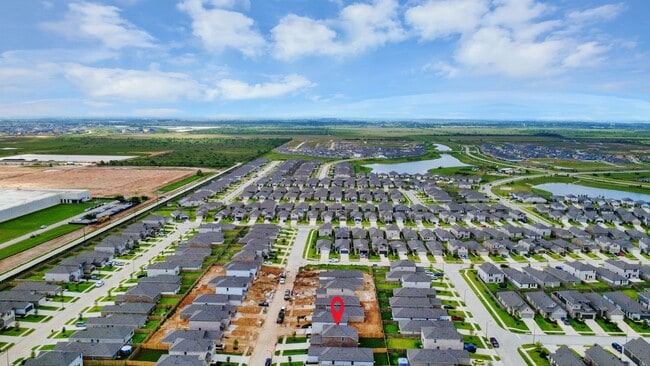 Building Photo - 16831 Spotted Oak Dr