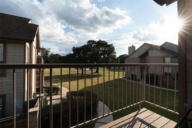 Building Photo - 8411 Sands Point Dr