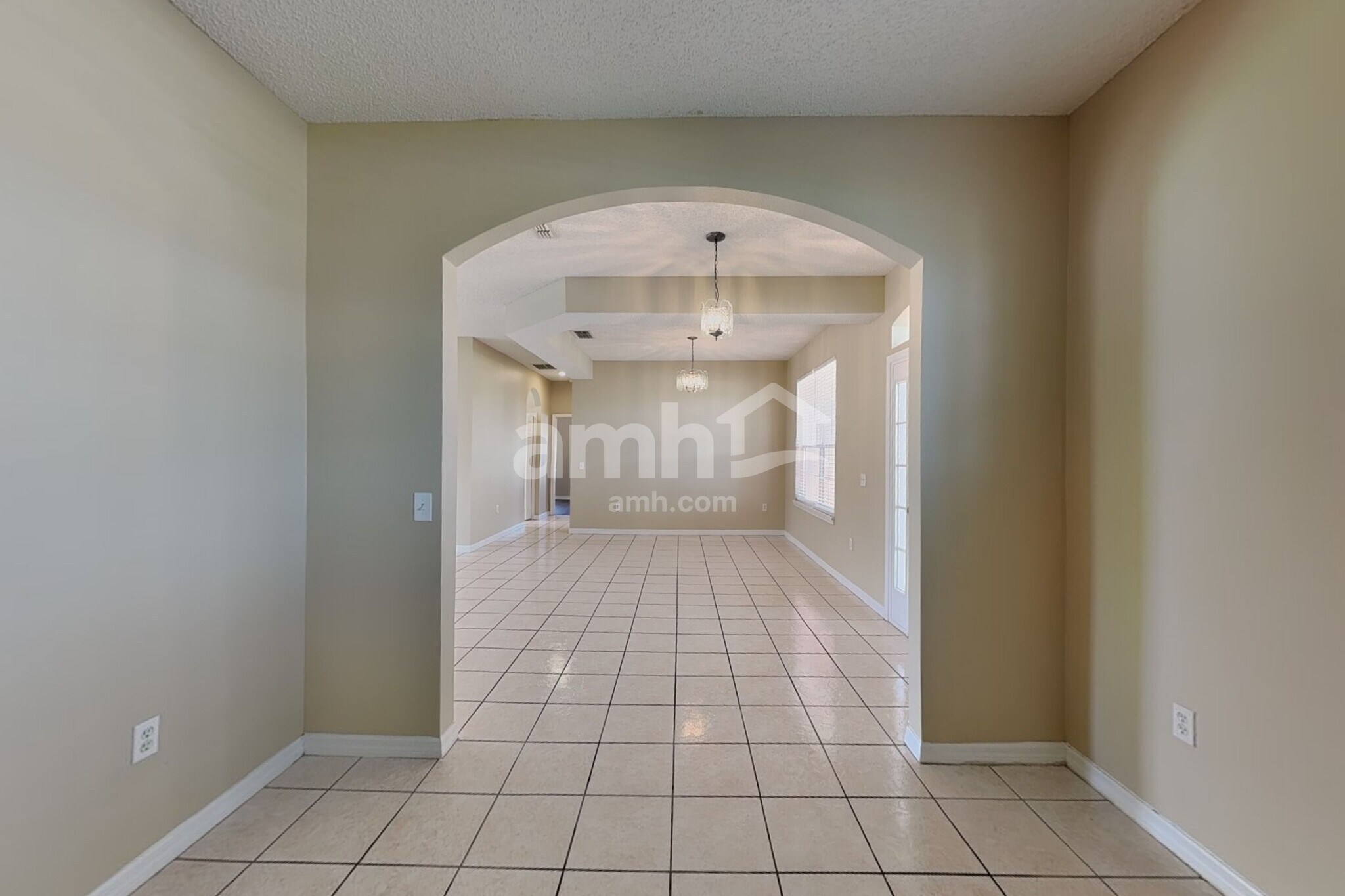 Building Photo - 2505 Sherbrook Ln