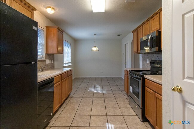 Building Photo - 3803 Lyna Ct