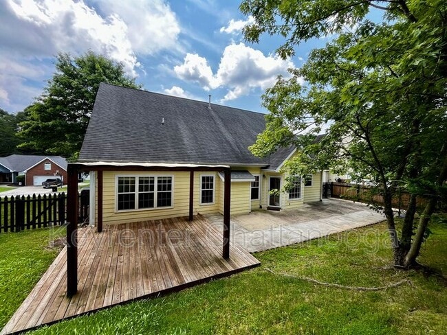 Building Photo - 5775 Crooked Creek Dr