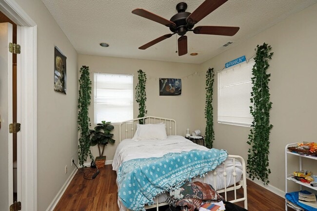 Building Photo - Great home in Chapel Hill!