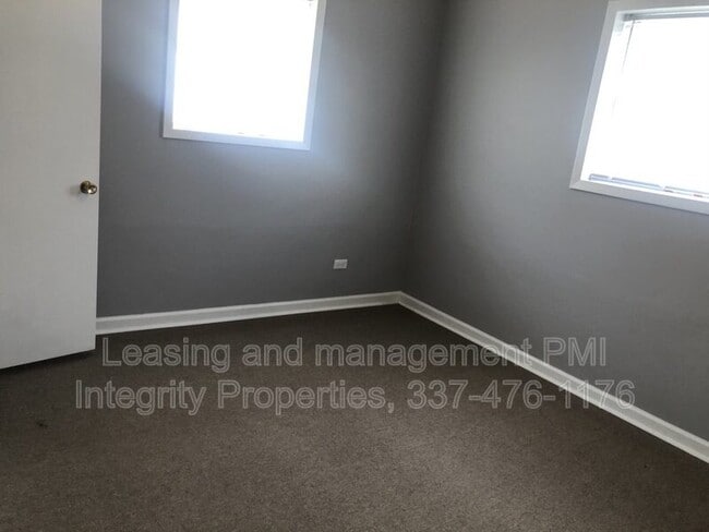 Building Photo - 2809 S Curtis Dr