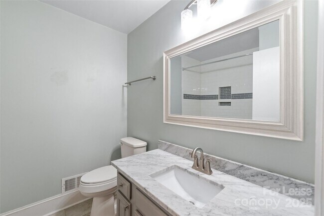 Building Photo - 2200 Collingdale Pl