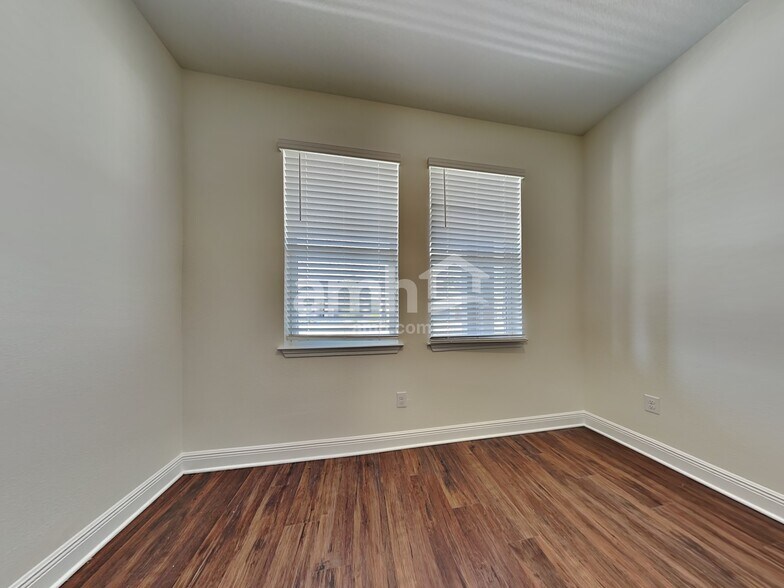 Building Photo - 27581 St Andrews Ave