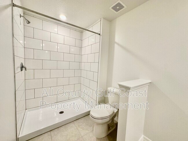 Building Photo - 9207 Bonita Mar Dr