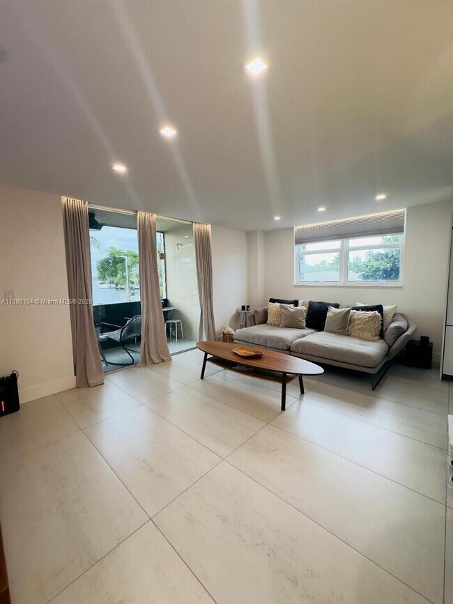 Building Photo - 2821 NE 163rd St