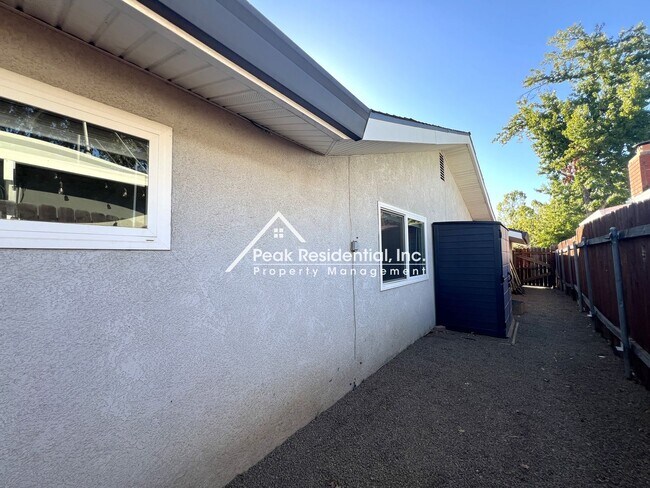 Building Photo - Wonderful 3bd/2ba Orangevale Home!