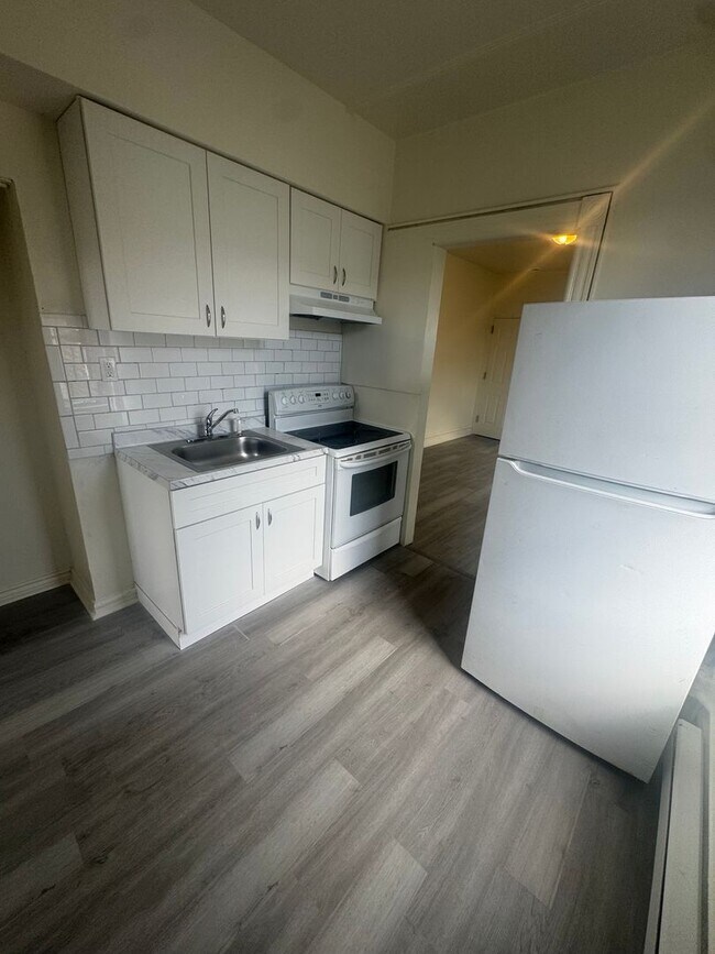 Building Photo - 222 N 12th St