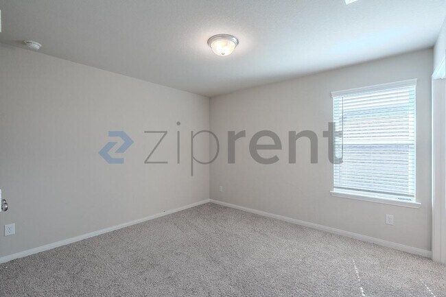 Building Photo - Unit