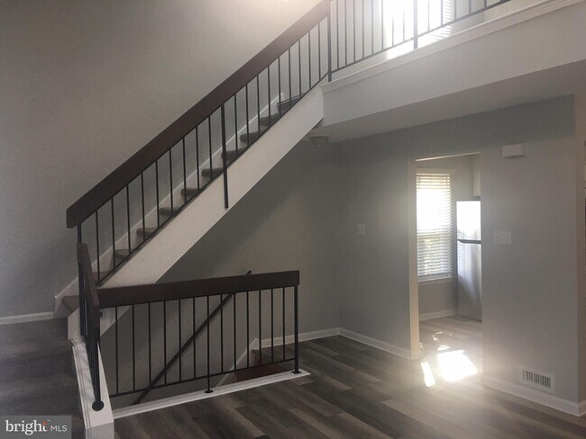 Building Photo - 3202B Limestone Way