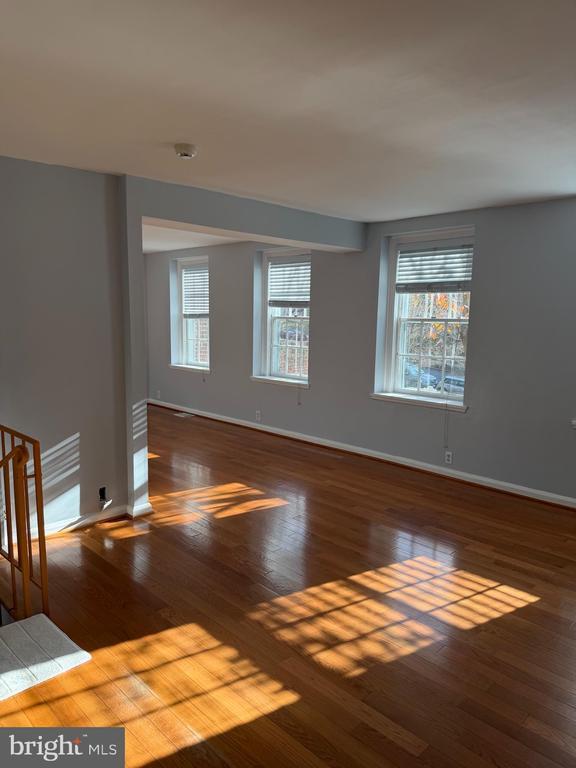 Building Photo - 3881 Porter St NW