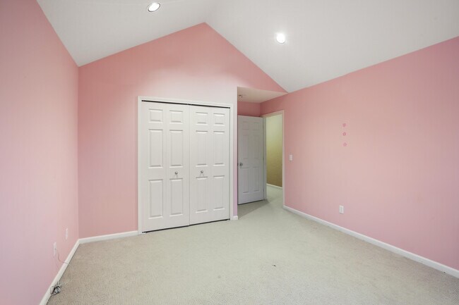 Building Photo - 6569 Whispering Woods Dr