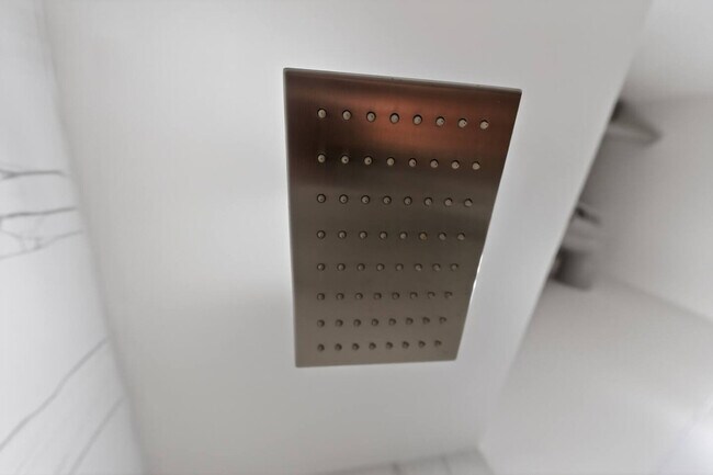 Building Photo - 21 E 15th St