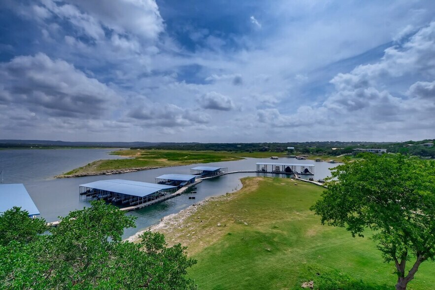 Building Photo - 3404 American Dr