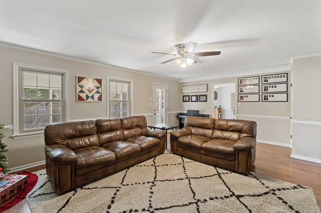 Building Photo - 531 Currituck Dr