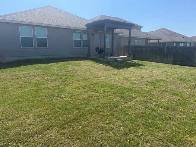 Building Photo - 14020 Heartland Dr