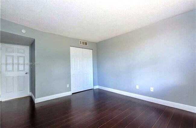Building Photo - 4640 NW 79th Ave