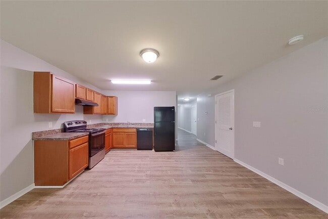 Building Photo - 2103 Roosevelt Ave