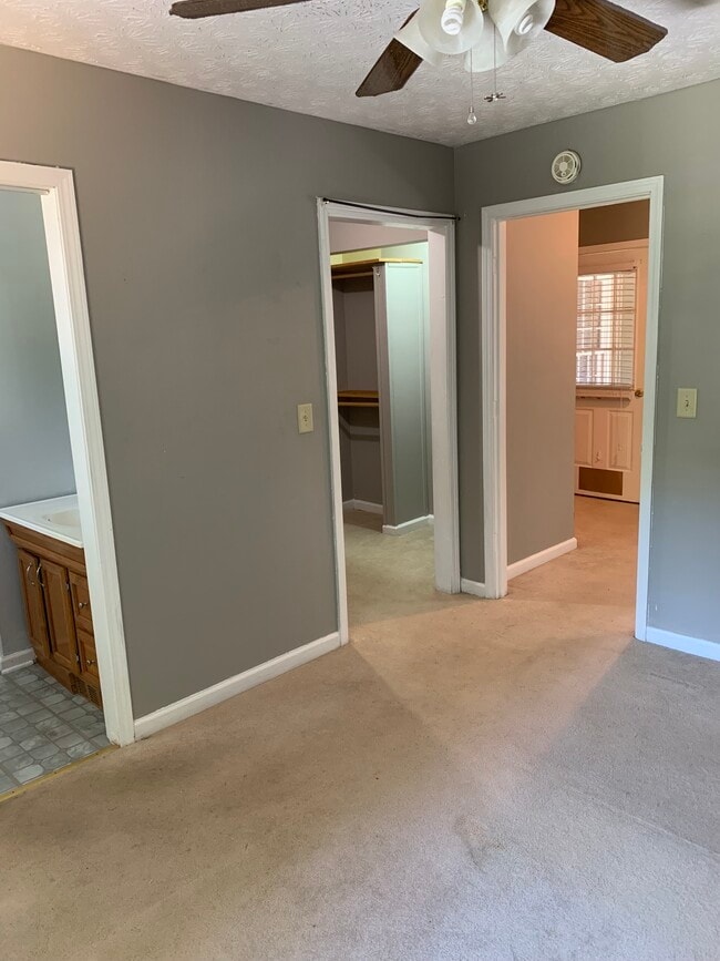 Building Photo - 1740 Brompton Square