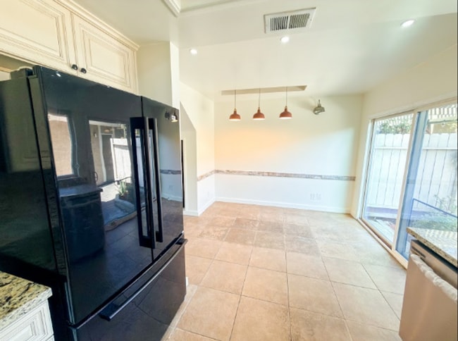Building Photo - 15224 Shadybend Dr