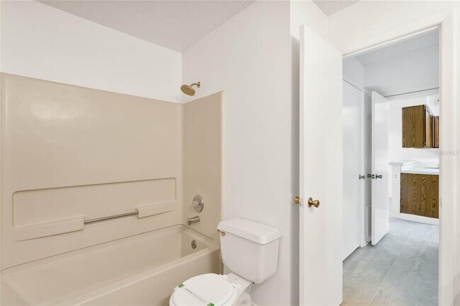 Building Photo - 117 Reserve Cir