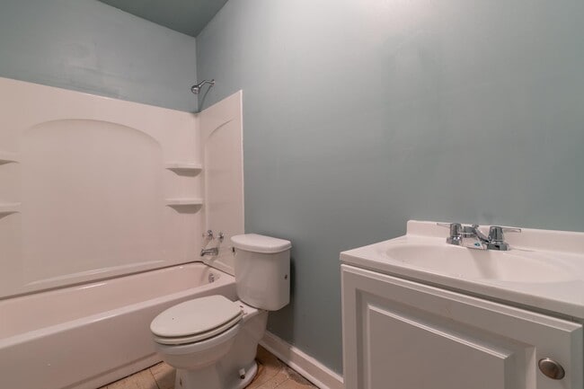 Building Photo - 318 Gannt St