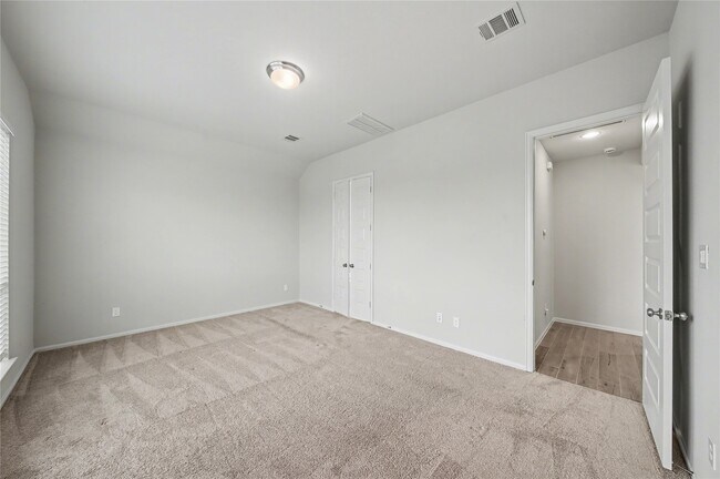 Building Photo - 31527 Splitting Willow Ln