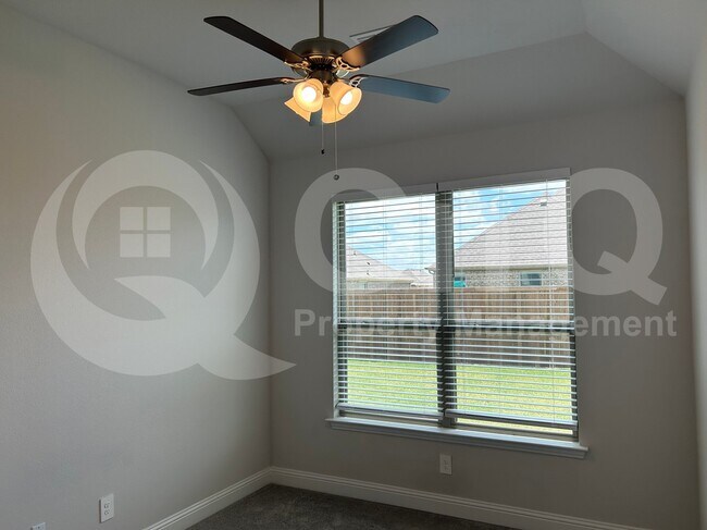 Building Photo - 533 Oleander Dr