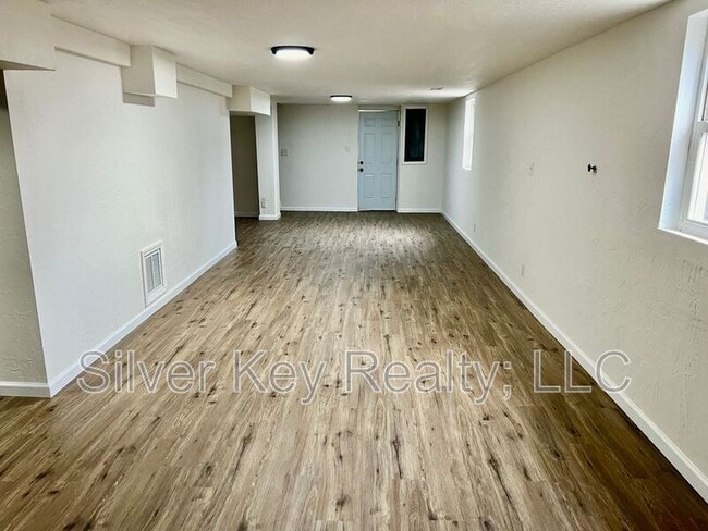 Building Photo - 206 Riggs St