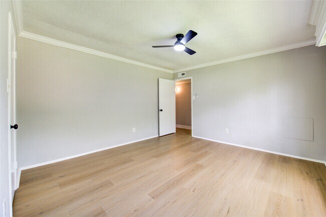 Building Photo - 15515 Mira Monte Dr