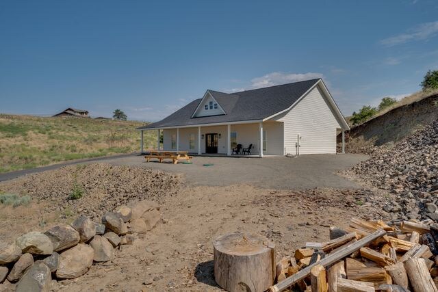 Building Photo - 40780 Clearview Dr N