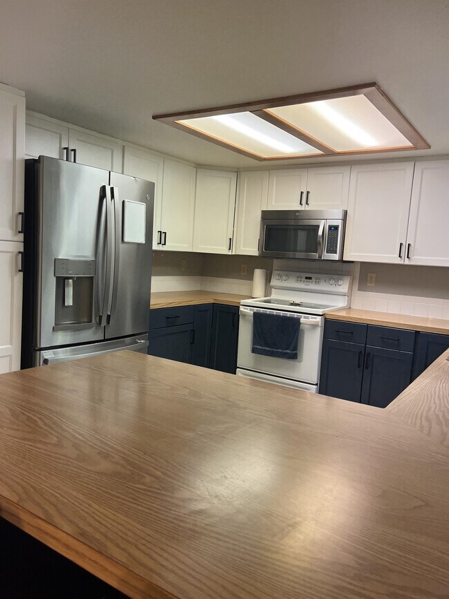 Building Photo - 2032 Prairie View Ct