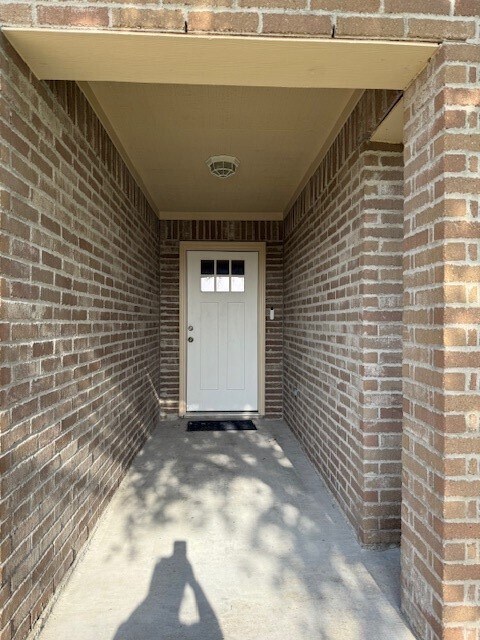 Building Photo - 2709 Marlin Dr
